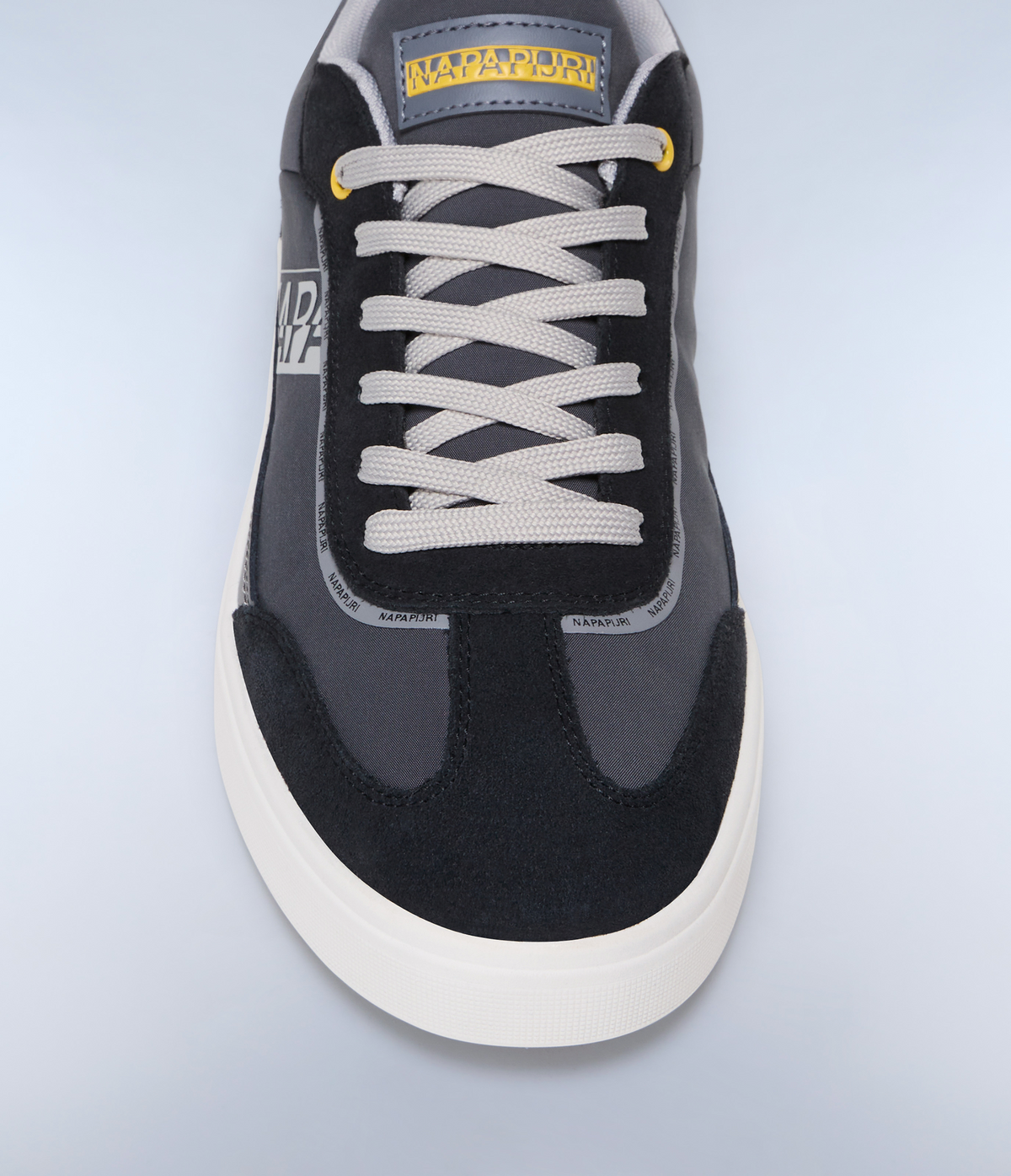 Sneaker Bark  - 7