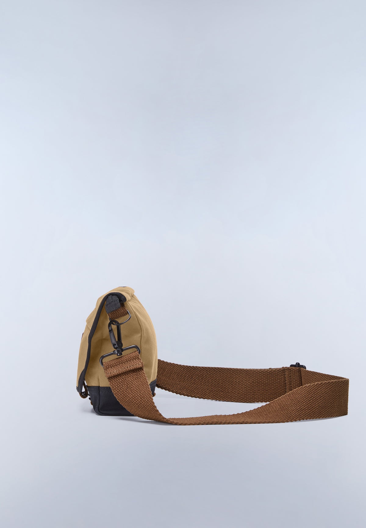 Bering Crossover - 2.736 Lt Beige Petrified Oak - 2