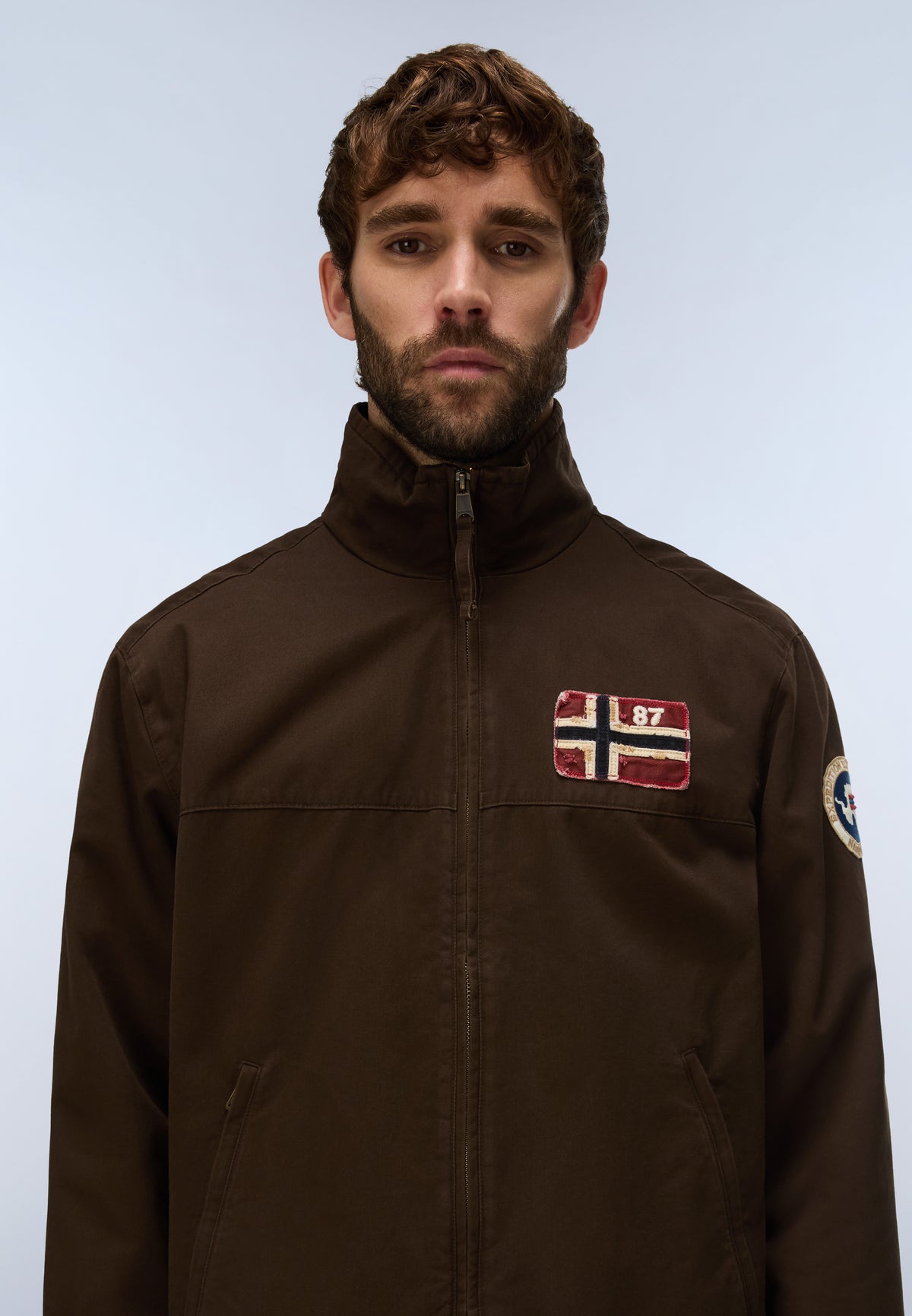 Veste Archive Stand  - 2